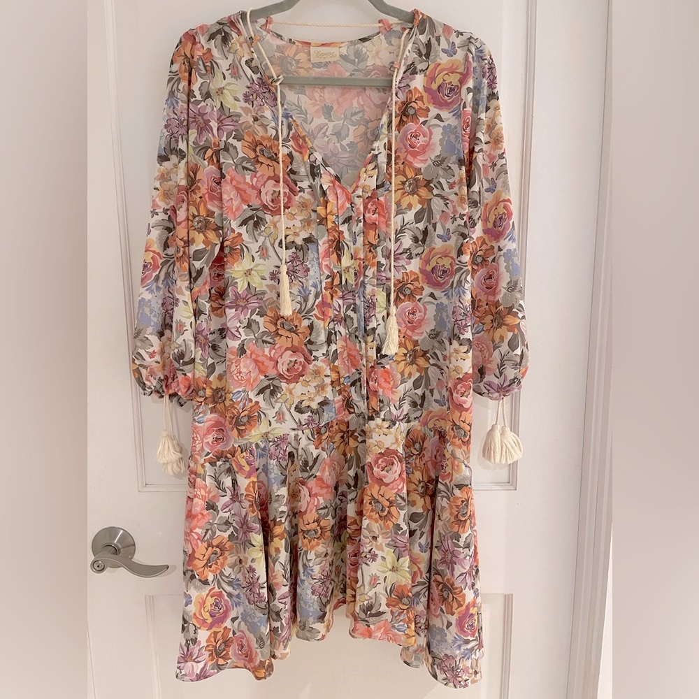 Especia - Colombian brand. Short romantic floral dress. Size Large.